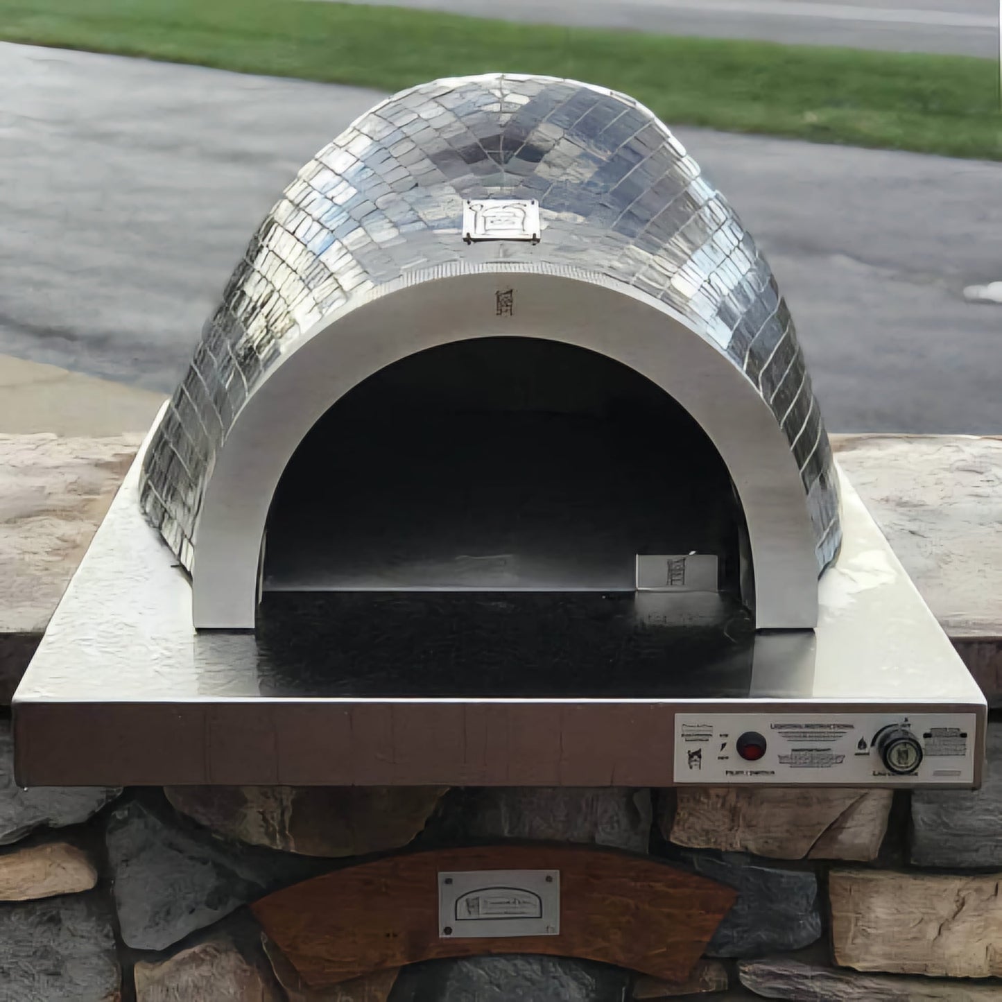 HPC Forno de Pizza Gas and Wood-Burning Outdoor Pizza Oven-Villa Series front view